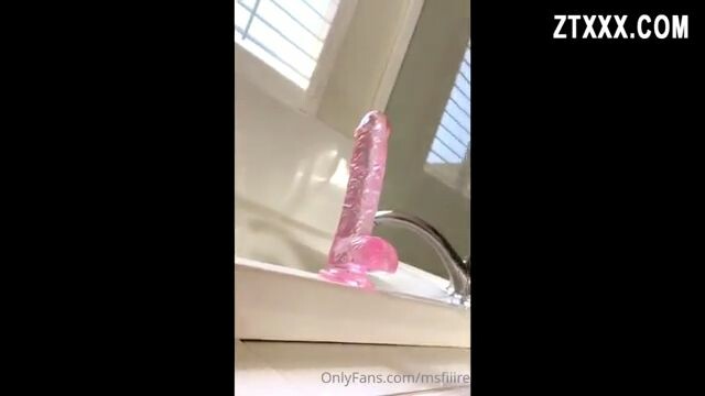 Teen Msfiiire Playing With Her Dildo In The Bathtub