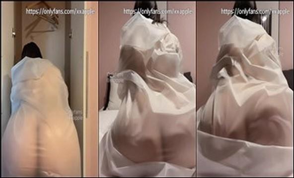 xxapple_e Rain Coat Twerking Video Leaked