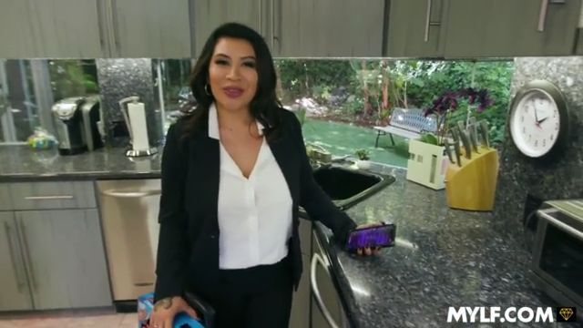 Secretary Tokyo Lynn hairy pussy Fucked