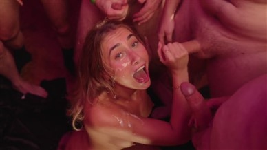 Lillian Phillips 40-Man Bukkake – Leaked OnlyFans Video